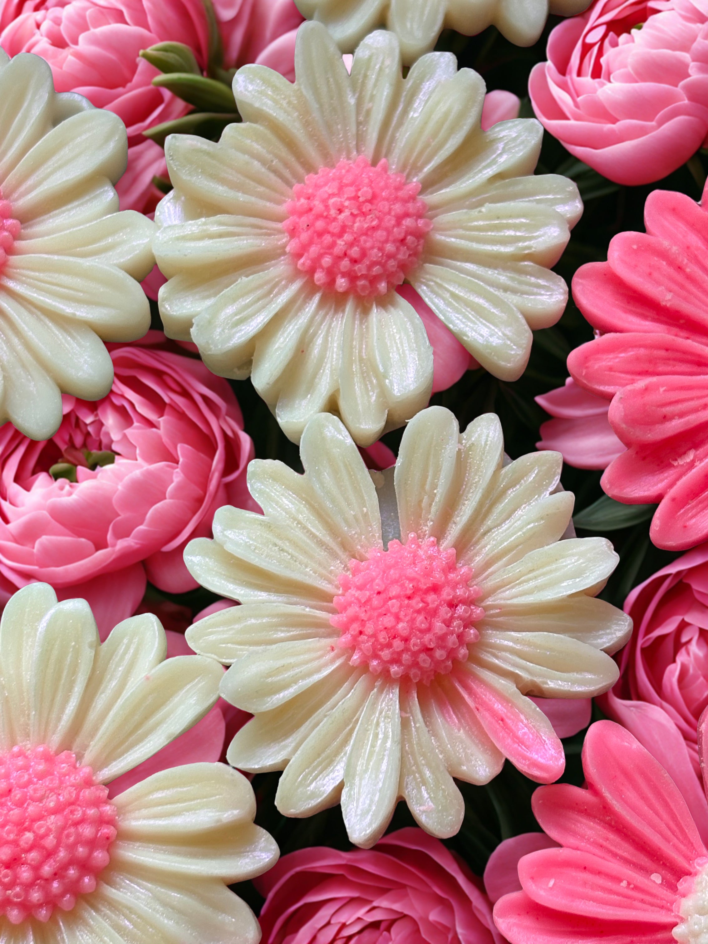 Glade pink peony and cotton flower flower shaped wax melt