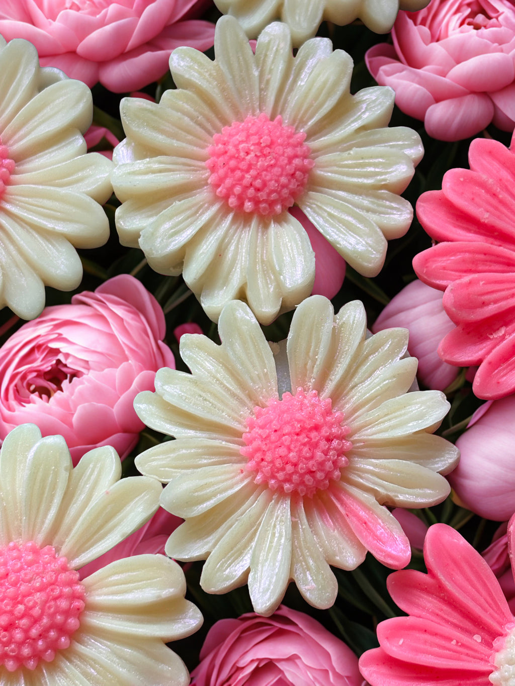 Glade pink peony and cotton flower flower shaped wax melt