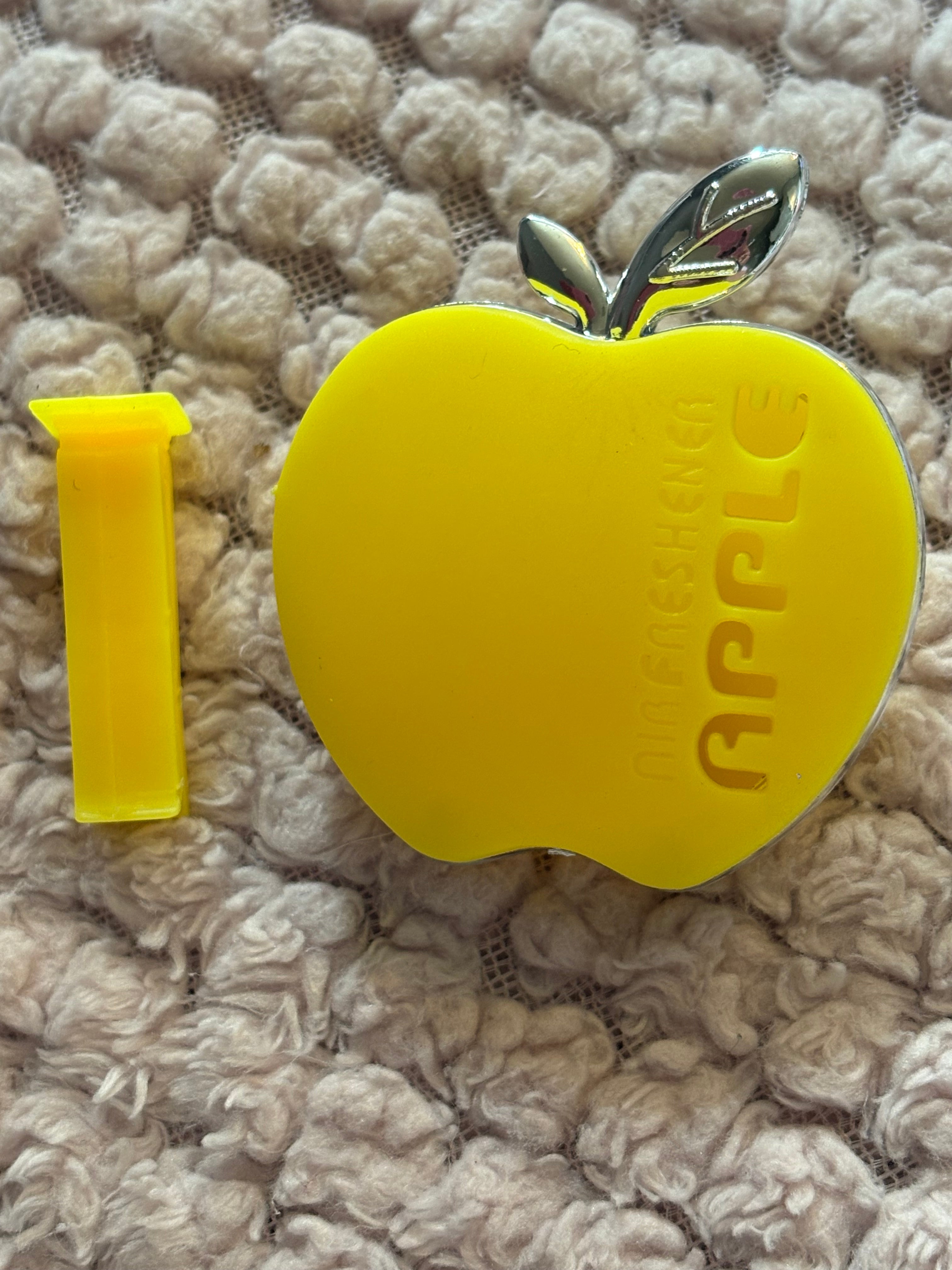 Apple Car Vent Clip and Disc
